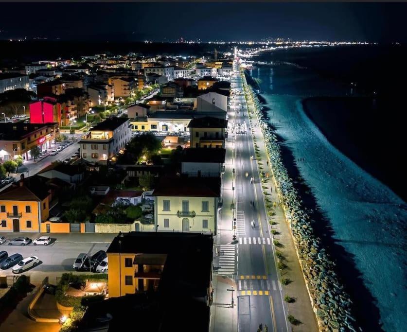 Villino La Perla Azzurra- Marina Di Pisa Villa Buitenkant foto